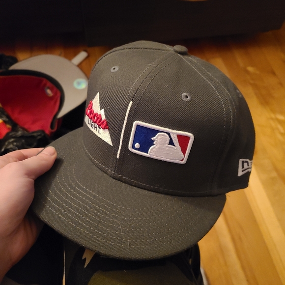 Snapback - Picture 5 of 16